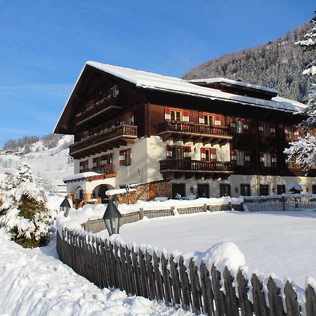 Hotel Schlosswirt Großkirchheim エクステリア 写真