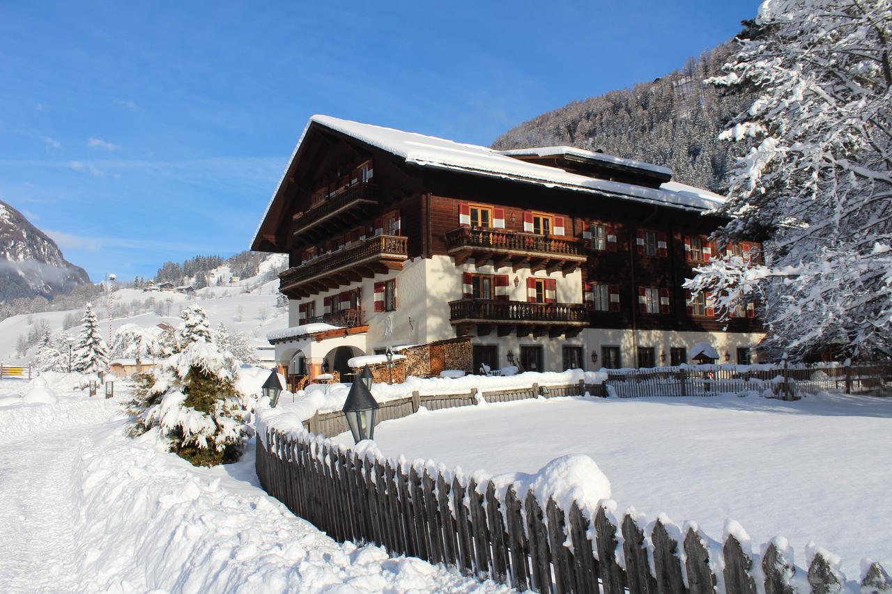 Hotel Schlosswirt Großkirchheim エクステリア 写真